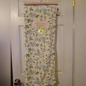 Betsey Johnson NWT Floral 50 × 70 Inch Plush Throw -Blue & Green